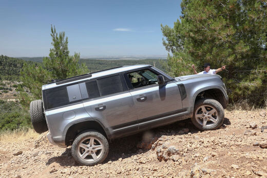לנדרובר דיפנדר לנדרובר דיפנדר
